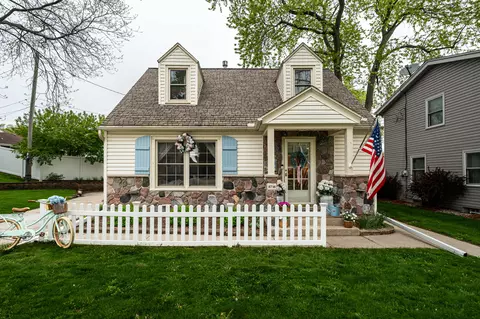 8718 W Stuth, West Allis, WI 53227