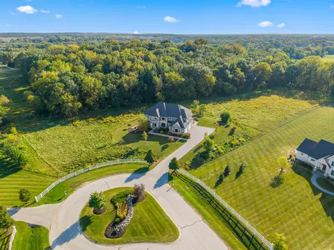 w339s271 Foxtail, Delafield, WI 53018