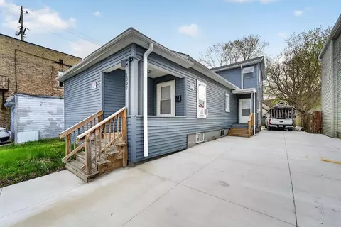 1307 Center, Racine, WI 53403