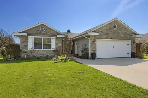 9200 S 44th, Franklin, WI 53132