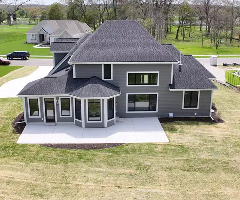 Exterior - 254 River Oaks, Delafield, WI 53018 photo 7 of 8