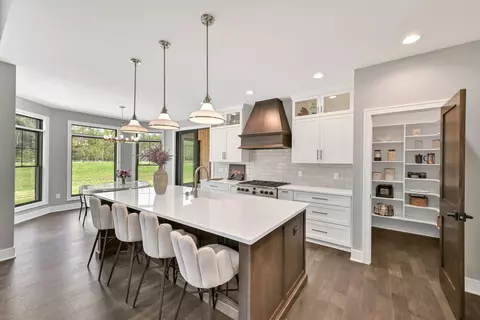 Kitchen - 254 River Oaks, Delafield, WI 53018 photo 2 of 6