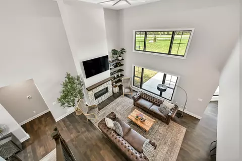 Living - 254 River Oaks, Delafield, WI 53018 photo 5 of 5
