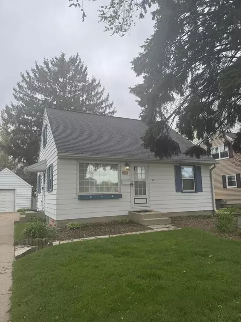 1111 S 110th, West Allis, WI 53214