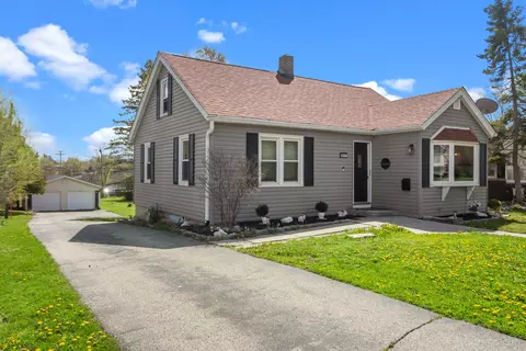 927 Clover, Lake Geneva, WI 53147