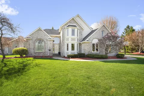 5770 S Golden Rain, New Berlin, WI 53151