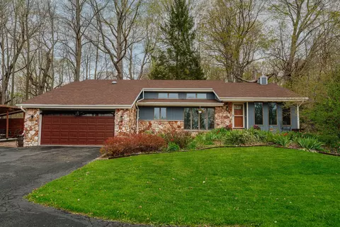 s86w24960 Stonehill, Mukwonago, WI 53149