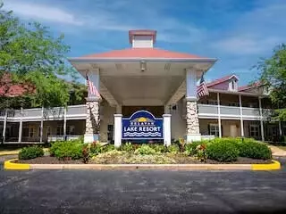 1505 S S Shr #220, Delavan, WI 53115