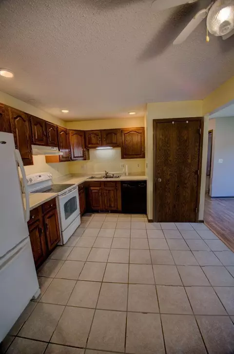 Kitchen - 730 10th, Onalaska, WI 54650 photo 3 of 3