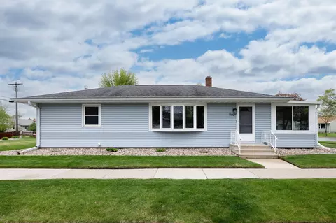 1102 Lake, Onalaska, WI 54650
