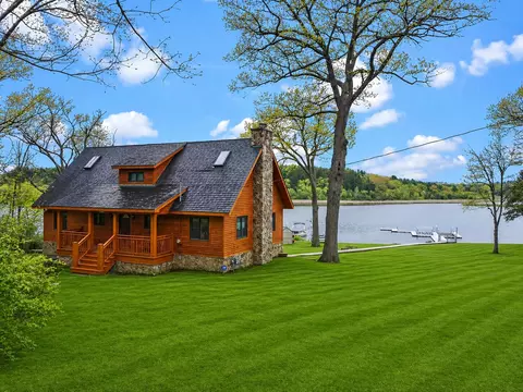 n6993 Oakwood Road, Richmond, WI 53190