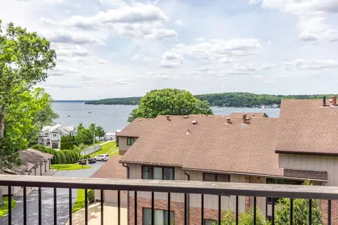 1070 S Lake Shr #11 2-B, Lake Geneva, WI 53147