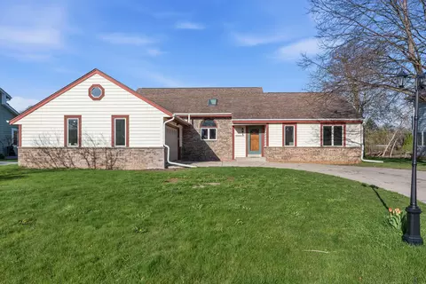 w164n11115 Kings Way, Germantown, WI 53022