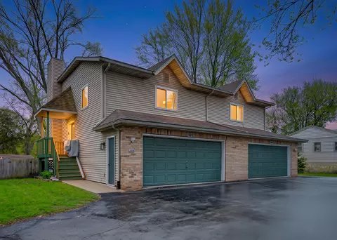 1424 S S Riv #1426, New Berlin, WI 53151