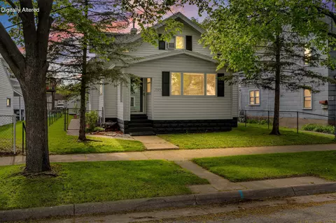 1905 Wood, La Crosse, WI 54603
