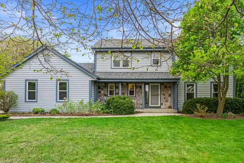 4039 W Cypress, Franklin, WI 53132