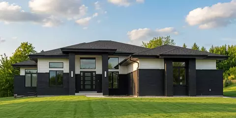 w256s6582 Pheasant, Waukesha, WI 53189