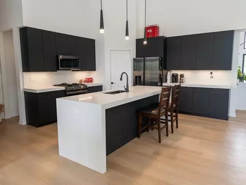 w256s6582 Pheasant, Waukesha, WI 53189
