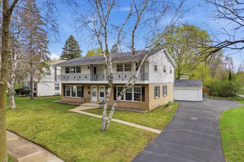 w56n710 Hawthorne, Cedarburg, WI 53012