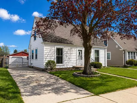 2205 Hayes, Racine, WI 53405