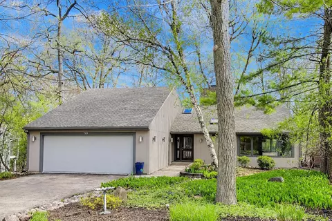 99 Saint Andrews, Fontana, WI 53125