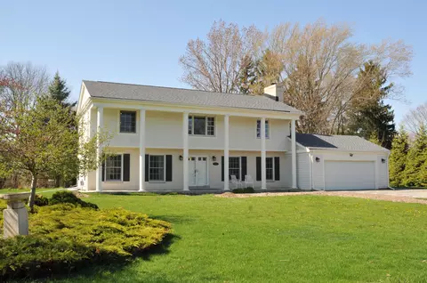 15200 Briaridge, Elm Grove, WI 53122