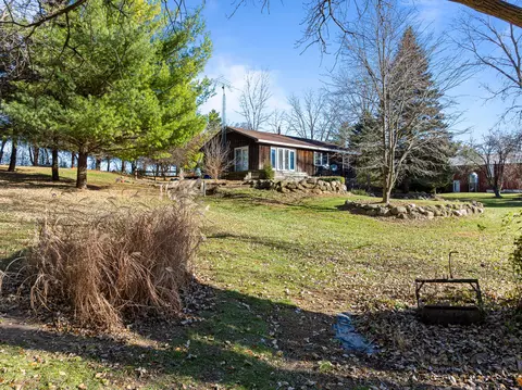 w1049 County Road D, Spring Prairie, WI 53105