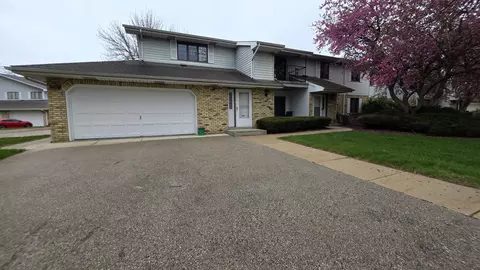 1425 Sun Vly #202, Mount Pleasant, WI 53406