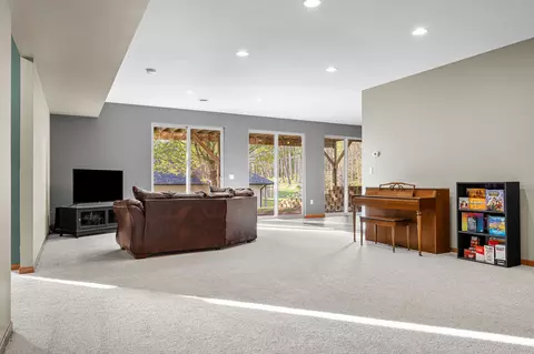 Living - W6166 Valley, Onalaska, WI 54636 photo 3 of 5