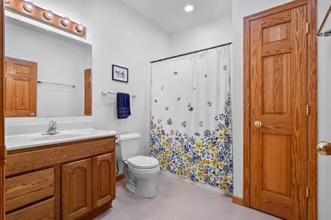 Bath - W6166 Valley, Onalaska, WI 54636 photo 2 of 3