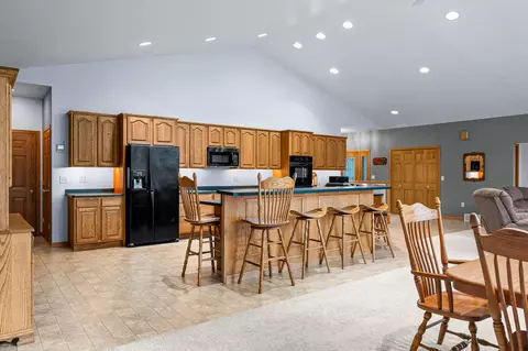 Kitchen - W6166 Valley, Onalaska, WI 54636 photo 2 of 6