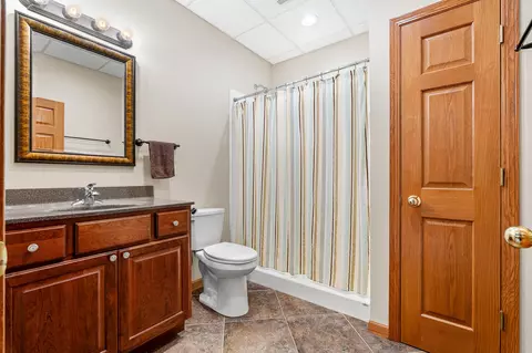 Bath - W6166 Valley, Onalaska, WI 54636 photo 3 of 3