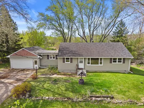 n40w26975 Capitol, Pewaukee, WI 53072