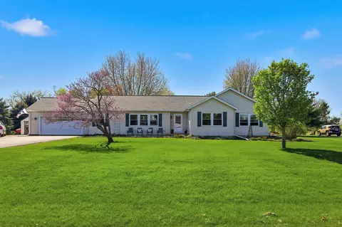 8760 385th, Randall, WI 53105