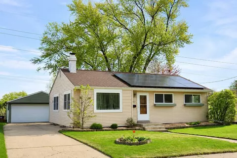 1627 Birch, Waukesha, WI 53188