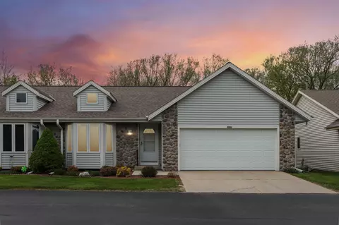 2908 Valley, West Bend, WI 53095