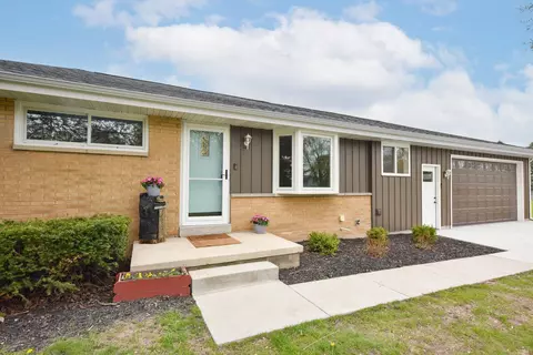111 S Middle, Belgium, WI 53004