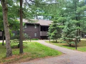 11 Spruce, Springville, WI 53965