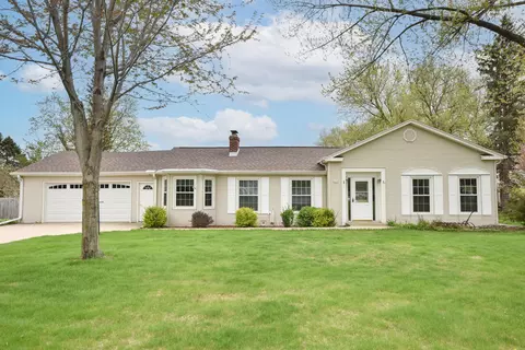 2073 E Sumner, Hartford, WI 53027
