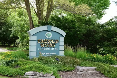13060 W Bluemound #201, Elm Grove, WI 53122