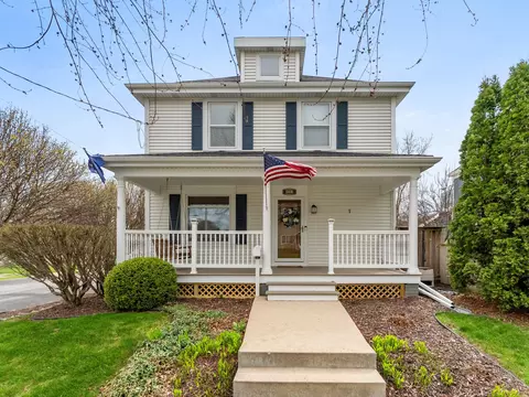 857 N 8th, Manitowoc, WI 54220