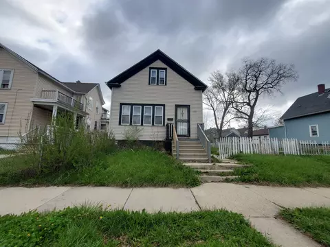 2466 N 7th, Milwaukee, WI 53212