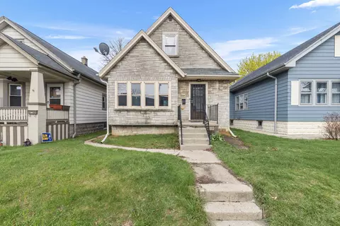 2051 S 55th, West Allis, WI 53219