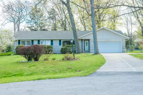 n50w16323 Pin Oak, Menomonee Falls, WI 53051