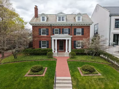 2121 N N Ter, Milwaukee, WI 53202