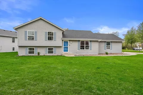 164 E Fairfield, Oak Creek, WI 53154