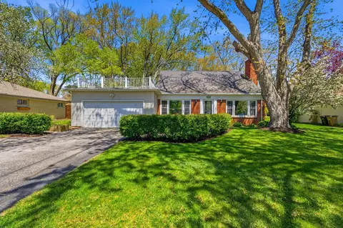 330 W W Mnr, Bayside, WI 53217