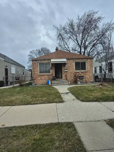 4224 W Peck, Milwaukee, WI 53209