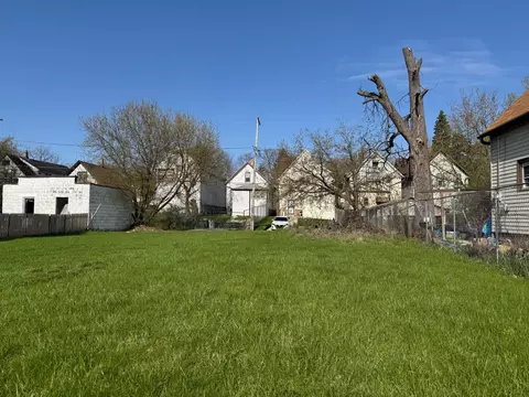 2837 N Hubbard, Milwaukee, WI 53212
