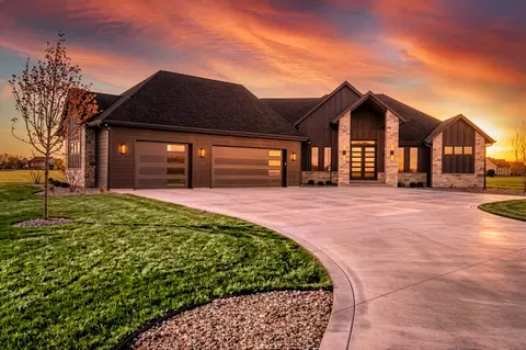 n67w34857 Ireland, Oconomowoc, WI 53066